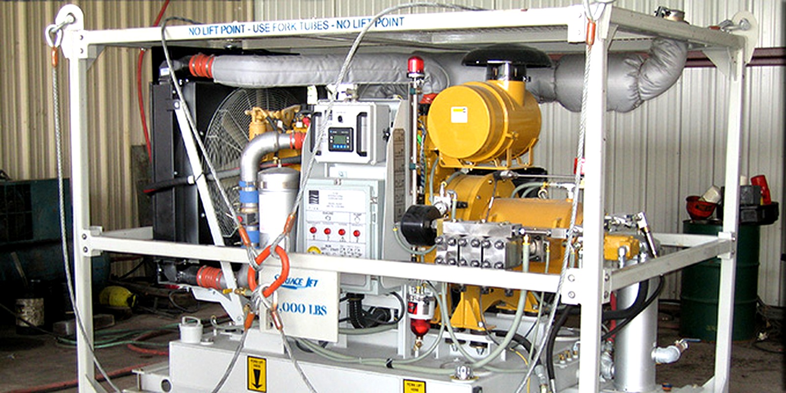 A-3000 Jetlance dry shutoff gun in the operator’s hands